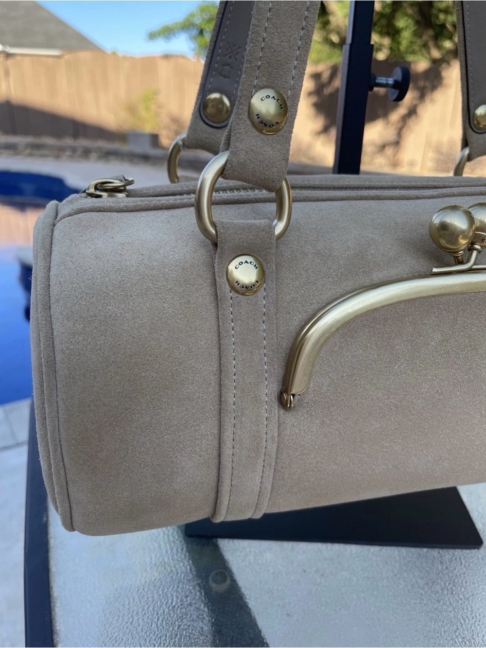 Coach Kisslock Barrel Bag In Soul /Tan Suede Brass Hardware Gift Boxed NWT - Picture 5 of 16